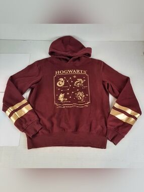 Harry Potter Hogwarts burgundy pullover hoodie with gold accents tag says US 20